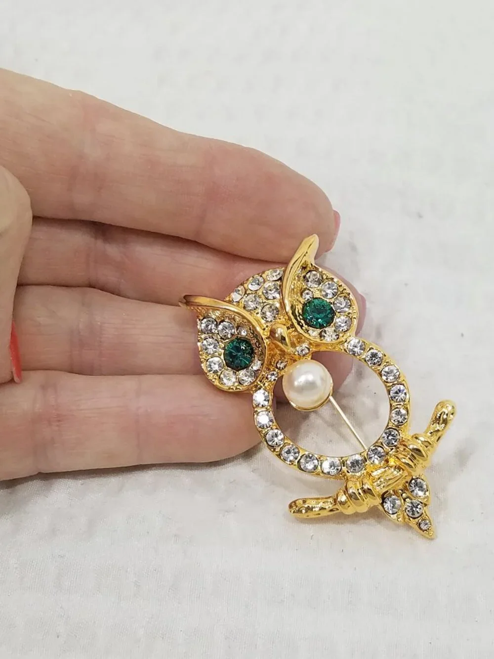 New!  Green & White Crystal Faux Pearl Gold Tone Openwork Figural Owl Brooch